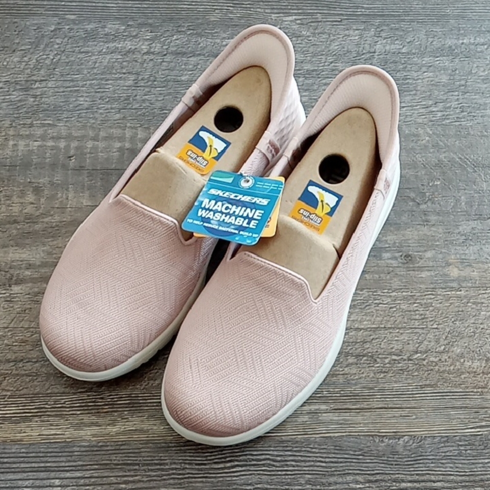 Skechers Women's Sneakers-NEW